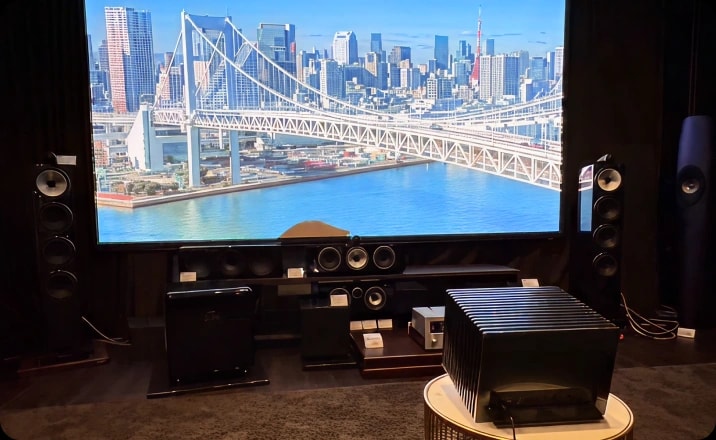 VisionMaster Max | 没入型シアターの真の4Kプロジェクター | Valerion